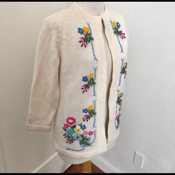 EUC Vintage 1960s Vic & Vic Floral Cardigan - Picture 1 of 5